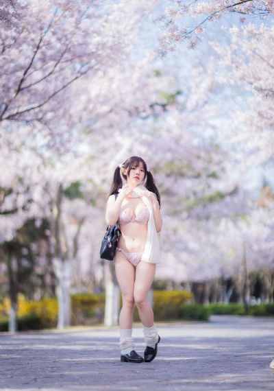 向日葵绿巨人榴莲草莓免费_剧情片免费观看韩国